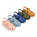 Classic Kids jelly shoes for Beach and Pool use in SOLID colors with CLIP PRESS closure.