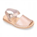 Menorquina Girl sandals in nappa leather with pearls effect.