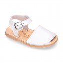 Menorquina Girl sandals in nappa leather with pearls effect.