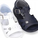 Washable leather kids sandals with open toe cap and buckle fastening with SUPER FLEXIBLE soles.