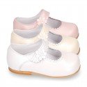 Classic Little Girl Mary Janes with hook and loop strap with FLOWER in pearl nappa leather.