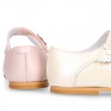 Classic Little Girl Mary Janes with hook and loop strap with FLOWER in pearl nappa leather.