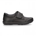 Kids OKAA School shoes closed with laceless and reinforced toe cap in washable leather.