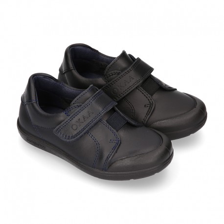 Kids OKAA School shoes closed with laceless, elastic band and reinforced toe cap in washable leather.