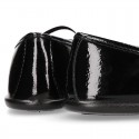 Girl´s BLACK PATENT Schoolballet flats with ribbon and elastic band.