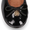 Girl´s BLACK PATENT Schoolballet flats with ribbon and elastic band.