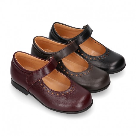 School Classic girl Nappa leather little Mary Jane shoes with chopped design, hook and loop strap in classic colors.