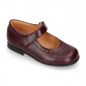 School Classic girl Nappa leather little Mary Jane shoes with chopped design, hook and loop strap in classic colors.