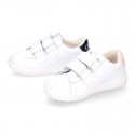 Washable leather OKAA kids School tennis shoes laceless, stripes design and reinforced toe cap.