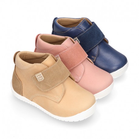 SOFT Nappa leather OKAA FLEX kids Bootie shoes laceless and with toe cap.