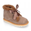 Girl safari boots with SILK ties closure and fake hair neck in Suede leather.