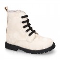 Rock style CAMOUFLAGE leather Girl boots with laces and zipper closure.
