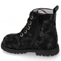 Rock style CAMOUFLAGE leather Girl boots with laces and zipper closure.