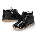 Little bear safari style boots in BLACK patent leather.