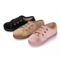 Casual kids BAMBA type shoes with ties closure in velvet canvas.