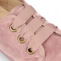 Casual kids BAMBA type shoes with ties closure in velvet canvas.