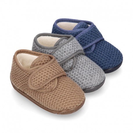 New design wool knit kids BOOTIE home shoes closed with hook and loop strap.