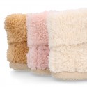 Botita casa niños cierre cremallera en lana tipo PELUCHE.