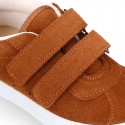 Zapatilla o Tenis niños OKAA con doble cierre adherente en piel serraje en colores otoñales.