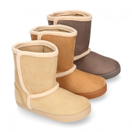 Autumn winter canvas AUSTRALIAN style kids boot shoes with hook and loop strap closure and sneaker sole.