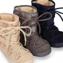 ESKIMO style large kids boot shoes with hook and loop strap closure in COMBINATED Suede leather.