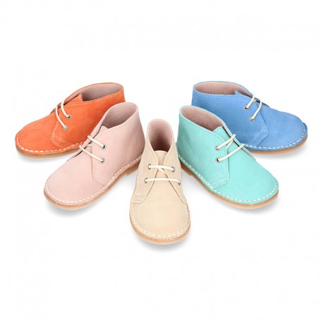 Suede leather kids safari boots with laces in SPRING colors.