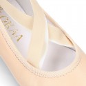 Bailarina niña tipo Ballet con cintas cruzadas elásticas en piel NAPA SUAVE en color beige.