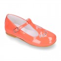 Little T-Strap Girl OKAA Mary Jane shoes in PEONY patent leather with perforated design.