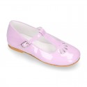 Little T-Strap Girl OKAA Mary Jane shoes in LILAC patent leather with perforated design.