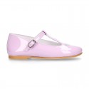 Little T-Strap Girl OKAA Mary Jane shoes in LILAC patent leather with perforated design.