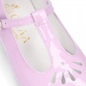 Little T-Strap Girl OKAA Mary Jane shoes in LILAC patent leather with perforated design.