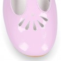 Little T-Strap Girl OKAA Mary Jane shoes in LILAC patent leather with perforated design.