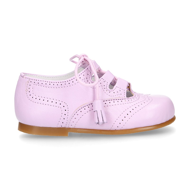 Zapato ni o INGLES con cordones y borlas en piel napa LILA. M294