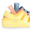 Kids jelly shoes with OLA MC CLOG design for beach and pool use.