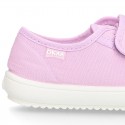 Cotton Canvas OKAA Girl Sneaker laceless and with toe cap design.