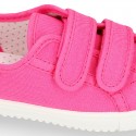 Cotton Canvas OKAA Girl Sneaker laceless and with toe cap design.