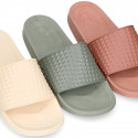 CLOG woman jelly shoes style in solid colors.