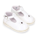 VINTAGE style Patent Leather kids T-strap shoes with buckle fastening.