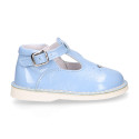 VINTAGE style Patent Leather kids T-strap shoes with buckle fastening.