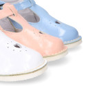 VINTAGE style Patent Leather kids T-strap shoes with buckle fastening.