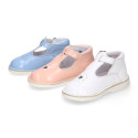 VINTAGE style Patent Leather kids T-strap shoes with buckle fastening.