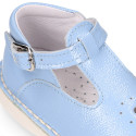 VINTAGE style Patent Leather kids T-strap shoes with buckle fastening.