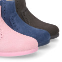 SUPER FLEXIBLE Kids Ankle boot shoes with zipper closure and elastic band in suede leather in sweet colors.