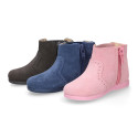 SUPER FLEXIBLE Kids Ankle boot shoes with zipper closure and elastic band in suede leather in sweet colors.