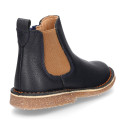 Nappa leather kids casual ankle boot shoes with elastic band in contrast and side zipper closure.