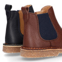 Nappa leather kids casual ankle boot shoes with elastic band in contrast and side zipper closure.