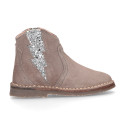 Suede leather Girl ankle boot shoes with elastic GLITTER design and zipper closure.