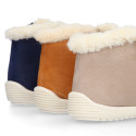 New Kids Bootie OKAA FLEX shoes with Wallabee design and with side zipper closure.