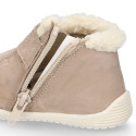 New Kids Bootie OKAA FLEX shoes with Wallabee design and with side zipper closure.