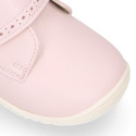 Botita casual niños OKAA FLEX sin cordones y puntera en color ROSA.